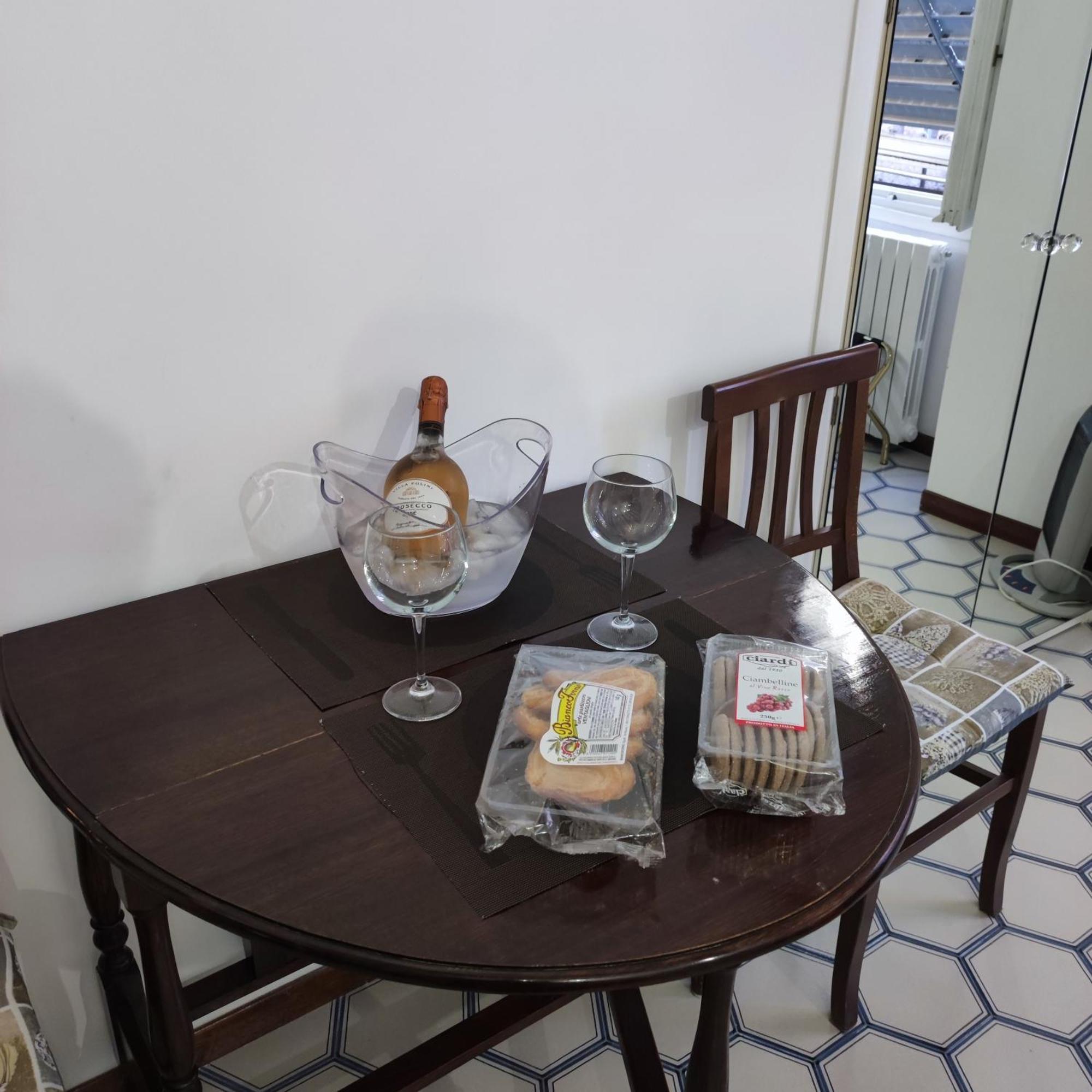Casa Claudia ~ Rione Monti-Colosseo โรม ภายนอก รูปภาพ