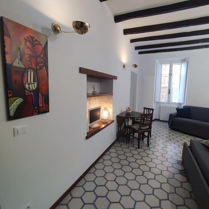 Casa Claudia ~ Rione Monti-Colosseo โรม ภายนอก รูปภาพ